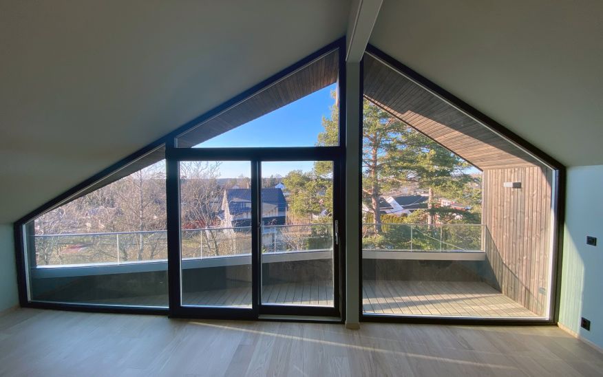 Vindusflater mot syd i ny etasje